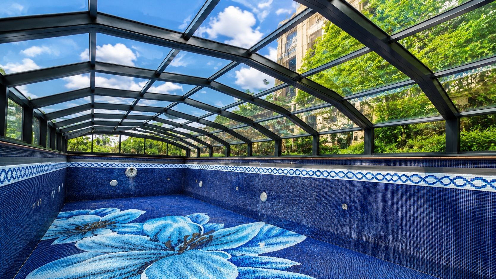 SunnyJoy retractable pool cover for villa and hotel swimming pools
